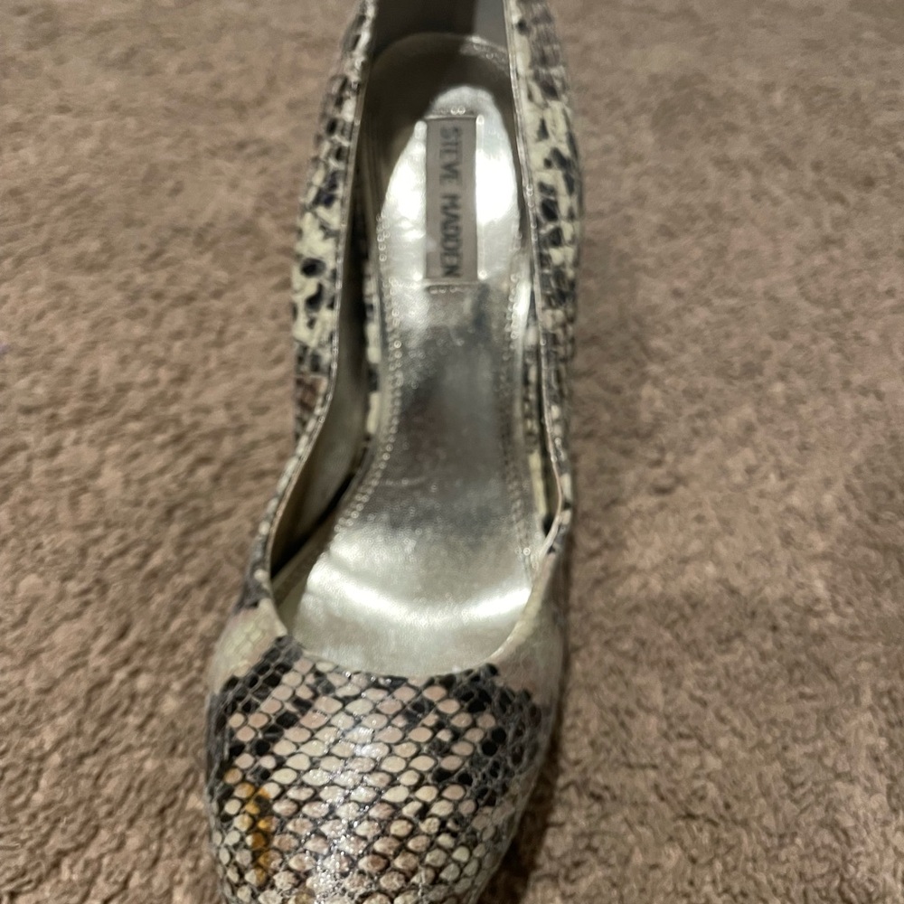 Steve Madden Black and Cream Snake Print Heels